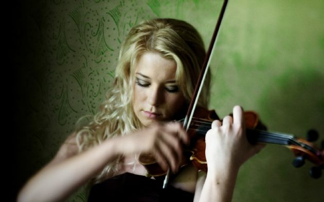 Gallery: Kate Violinist